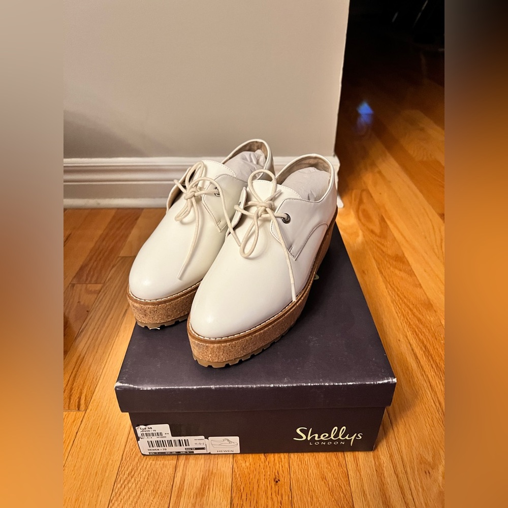 Brand New Shelly’s London Platform Lace Up Loafers
Size 7 , white